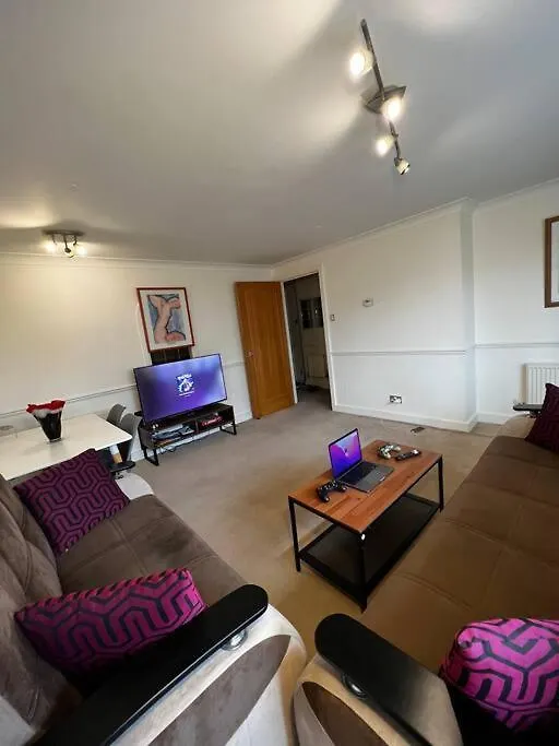 Stylish One Bedroom Flat Furnished London