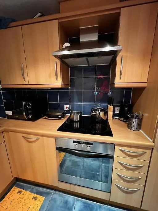 Apartment Stylish One Bedroom Flat Furnished London